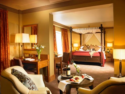 CastleCourt Hotel, The
