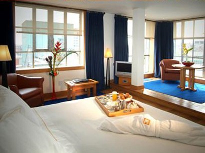  Clarence Hotel, The