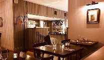 Henry's Bistro & Winebar