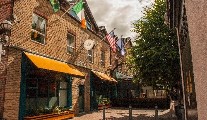 The Old Quarter Pub, Cafe & Townhouse