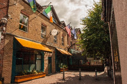 The Old Quarter Pub, Cafe & Townhouse
